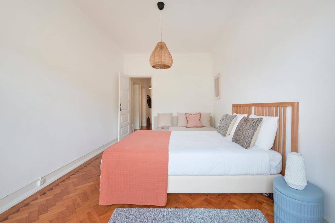 Light-Filled & Renovated Apartment, By Timecooler Lisboa Exteriér fotografie