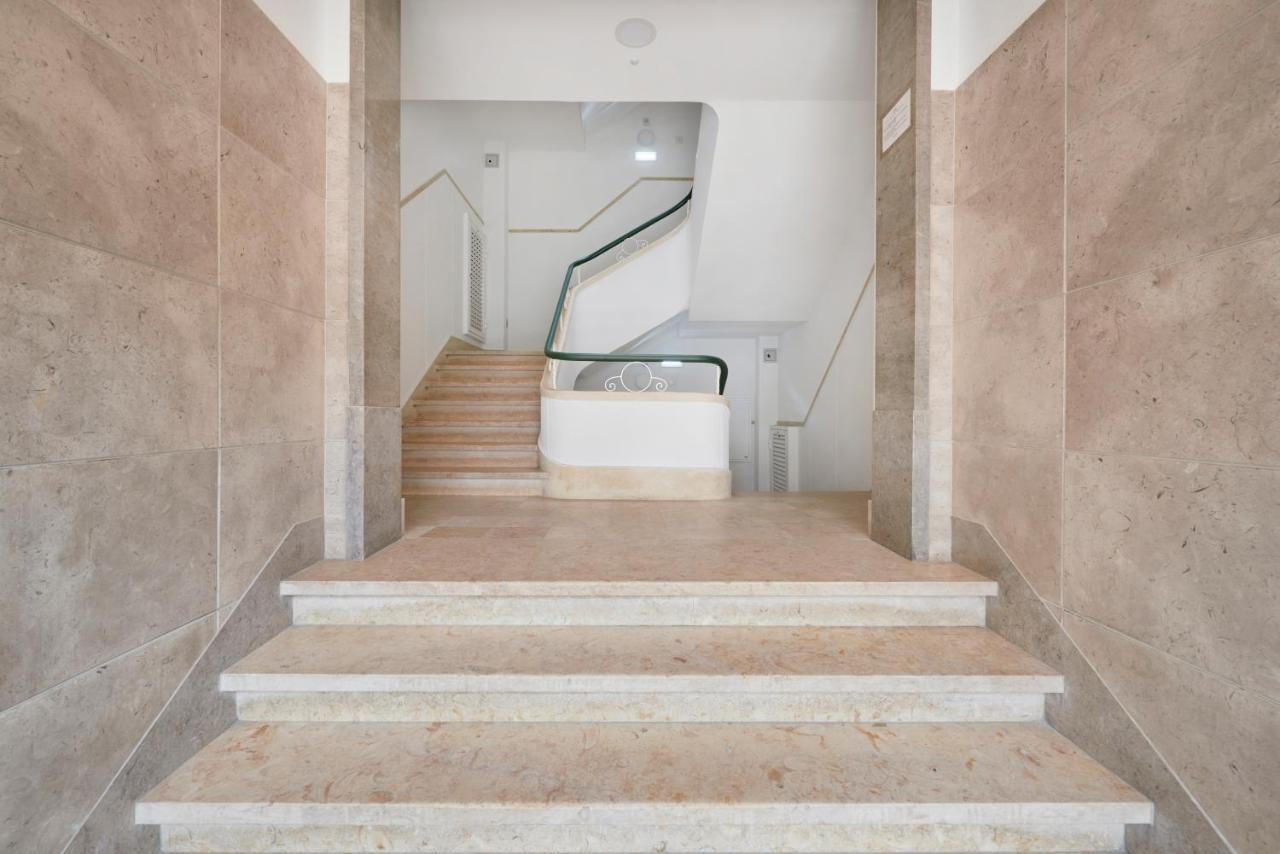 Light-Filled & Renovated Apartment, By Timecooler Lisboa Exteriér fotografie