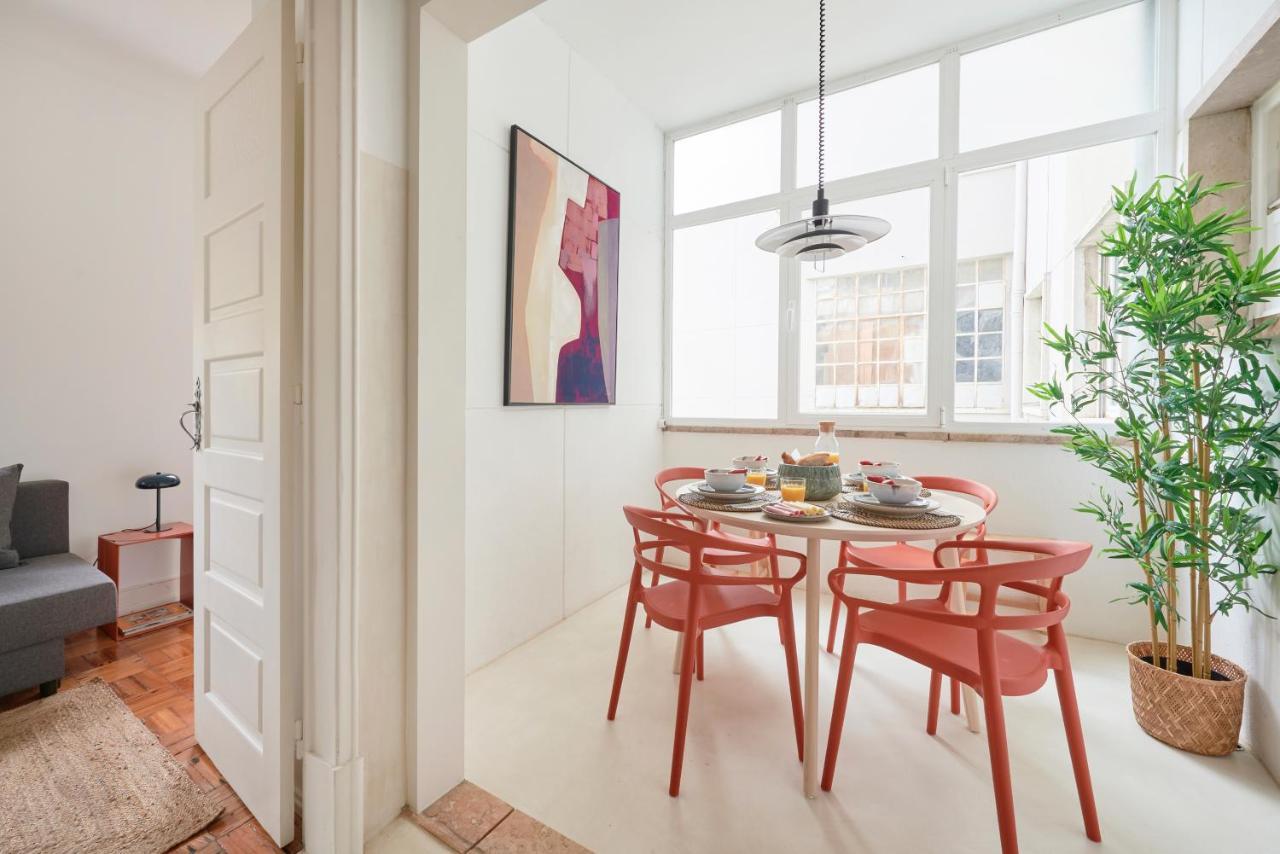 Light-Filled & Renovated Apartment, By Timecooler Lisboa Exteriér fotografie